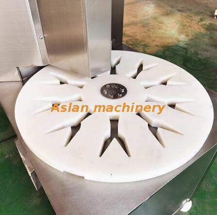 round type chicken paw cutting machine 