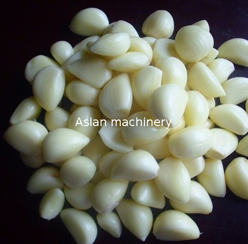 peeled garlic 